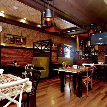 Antika Hotel บาทูมิ ภายนอก รูปภาพ