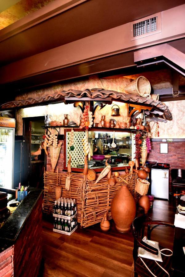 Antika Hotel บาทูมิ ภายนอก รูปภาพ