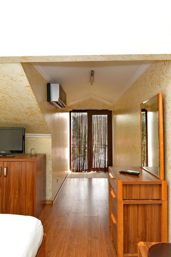Antika Hotel บาทูมิ ภายนอก รูปภาพ