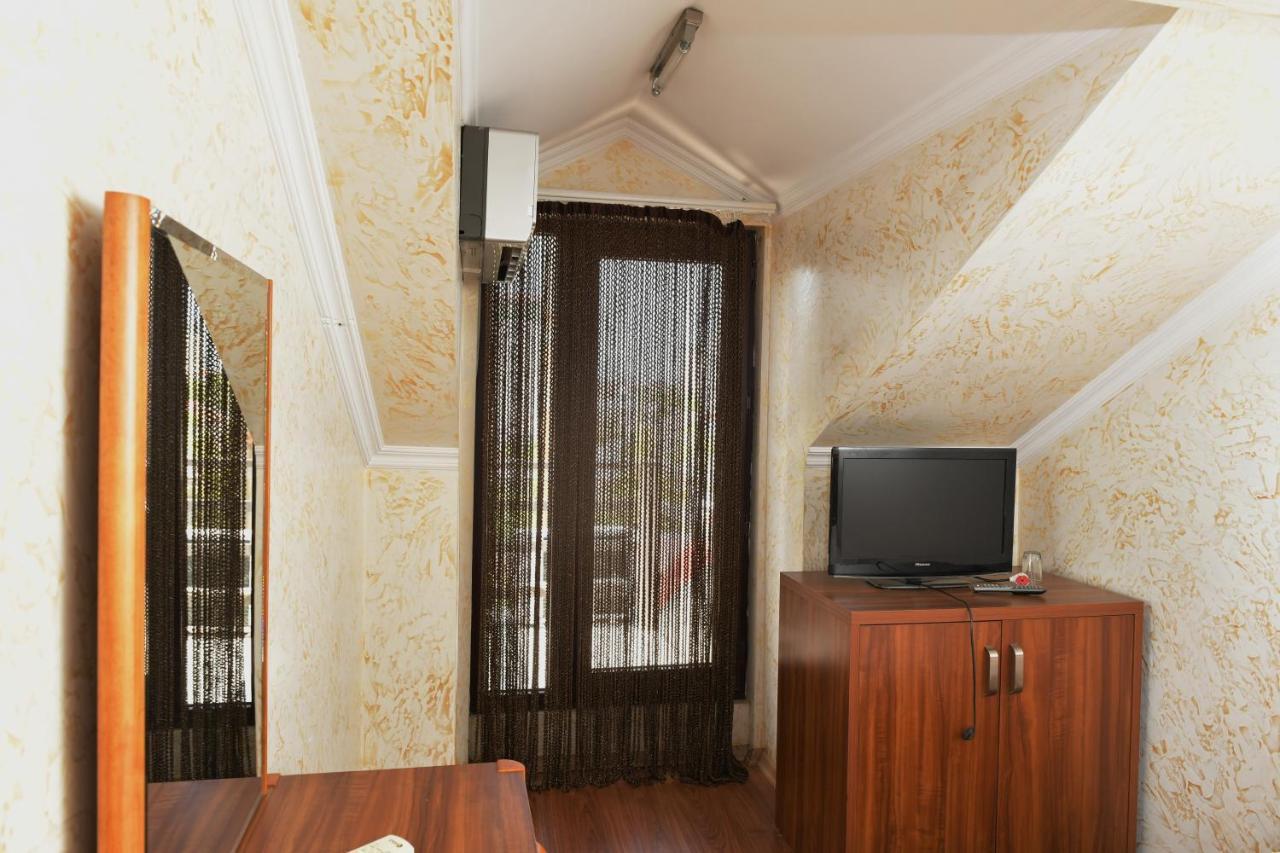 Antika Hotel บาทูมิ ภายนอก รูปภาพ